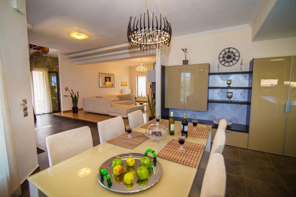 Villa Komfort Ambelokipoi  Екстер'єр фото