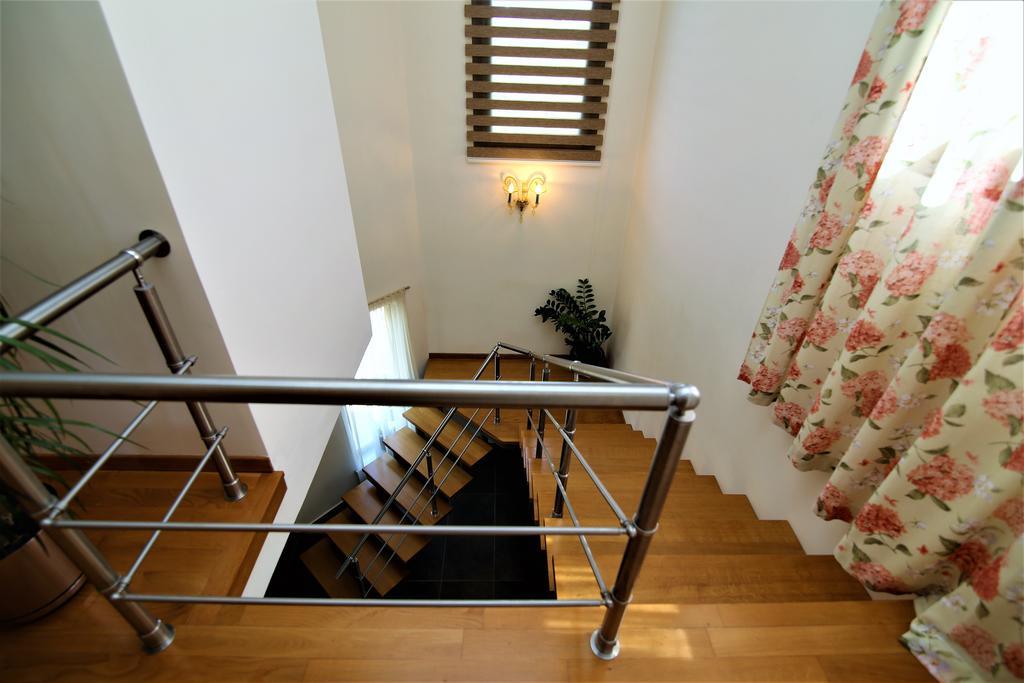 Villa Komfort Ambelokipoi  Екстер'єр фото