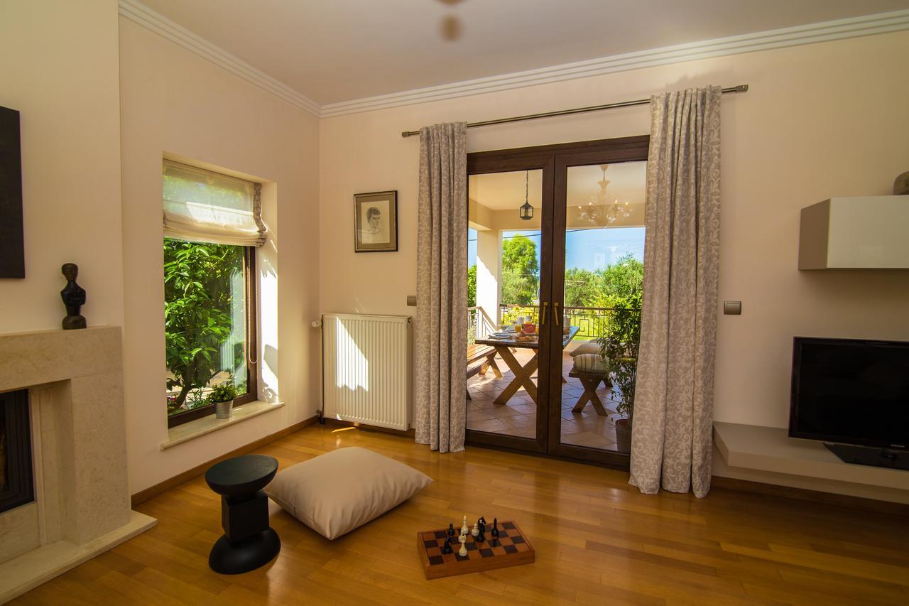 Villa Komfort Ambelokipoi  Екстер'єр фото